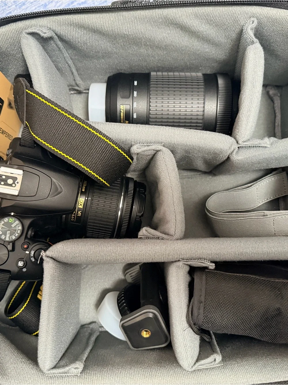 Nikon D3500 Kit Box in Black and Gold